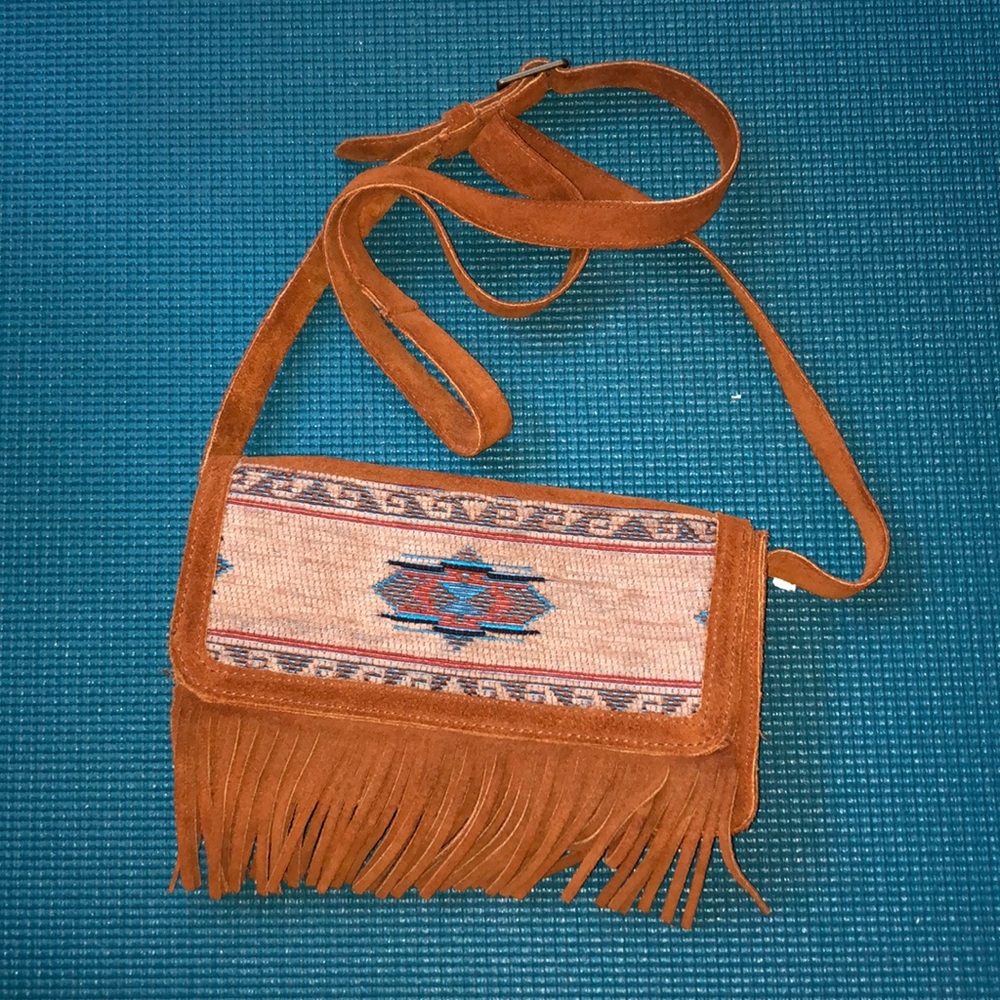 Minnetonka over the shoulder purse
